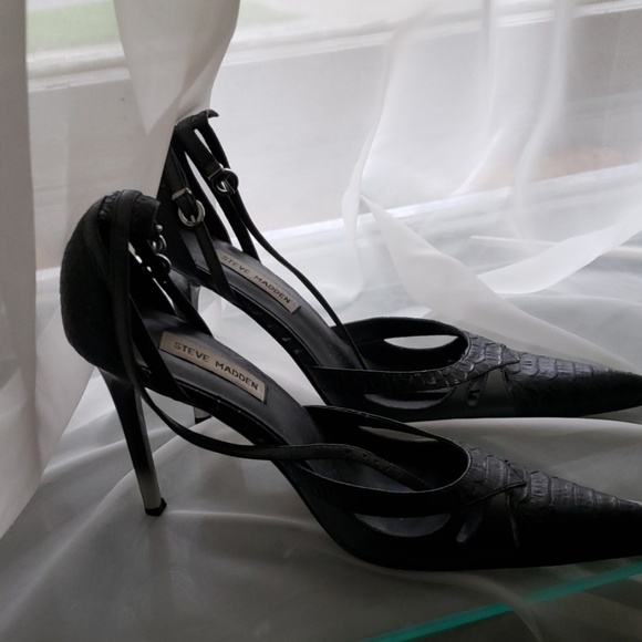 Shoes - Picture 2 of 4